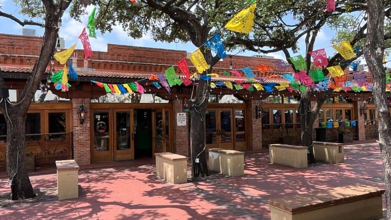 Mi Tierra Caf&eacute; y Panader&iacute;a (San Antonio)