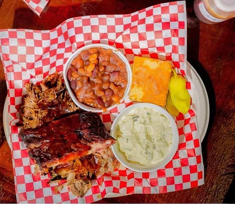 Real Smoq&rsquo;ed BBQ (Cleveland)