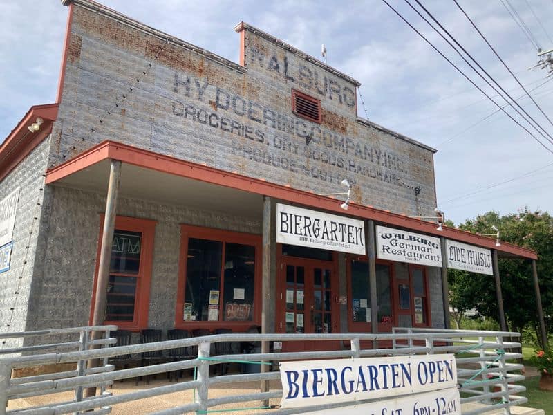 Walburg German Restaurant & Biergarten (Walburg)