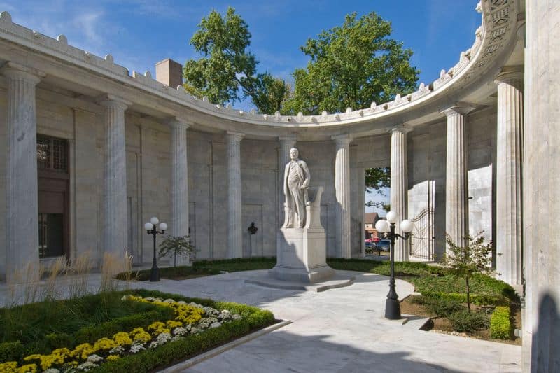 8 Stunning Ohio Cities That Make the Perfect Weekend Drive Niles