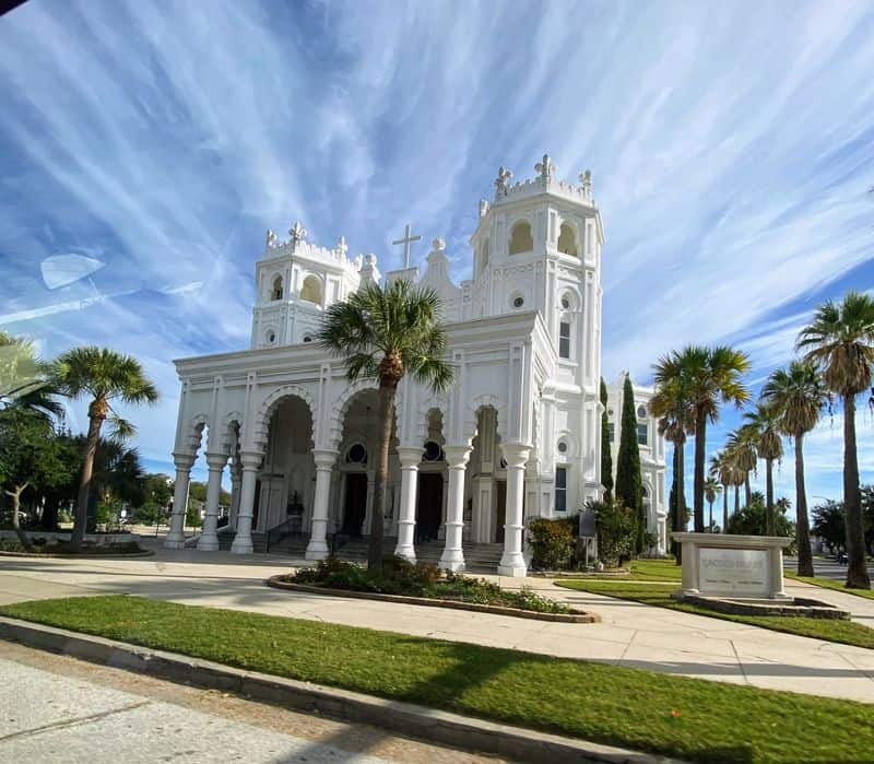 8 Texas Churches With Jaw-Dropping Architecture and Unforgettable Beauty Cathedral of the Sacred Heart (Galveston)