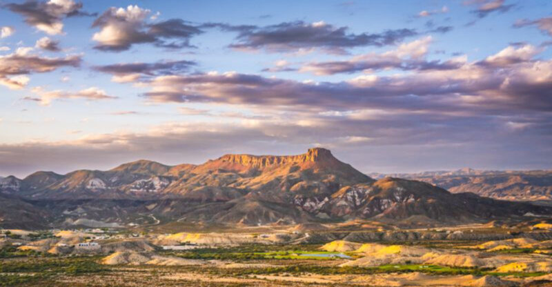 8 Texas Desert Towns That Look Like They’re on Another Planet