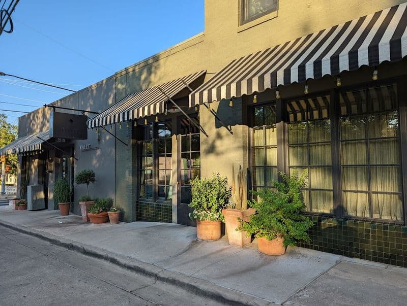 9 Elegant Texas Restaurants So Stunning You’ll Actually Want to Dress Up Jeffrey’s (Austin)