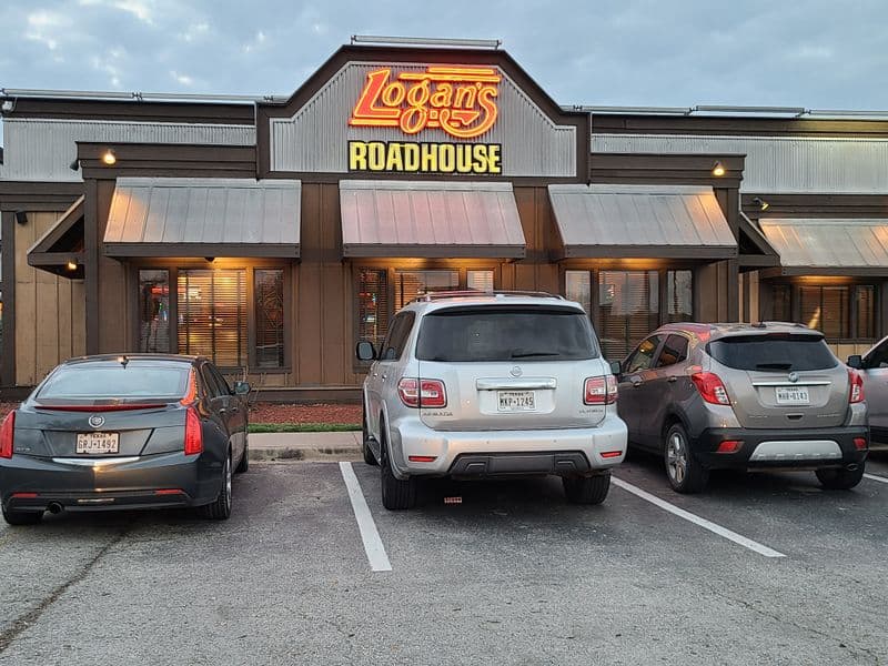 Logan’s Roadhouse (Houston)