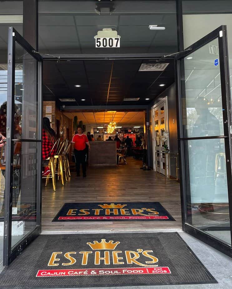 9 Texas Soul Food Spots That Rival Grandma’s Best Recipes Esther’s Cajun Café & Soul Food (Houston)