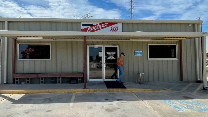 9 Texas Soul Food Spots That Rival Grandma’s Best Recipes Evelyn’s Soulfood (Wharton)