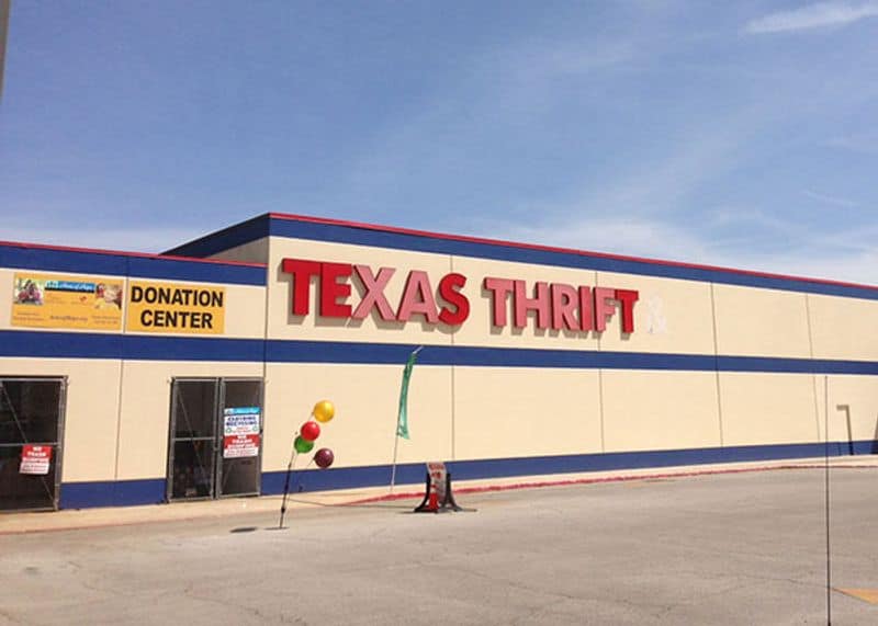 9 Texas Thrift Stores So Huge They Feel Like Treasure Hunts Texas Thrift Windcrest (Windcrest)
