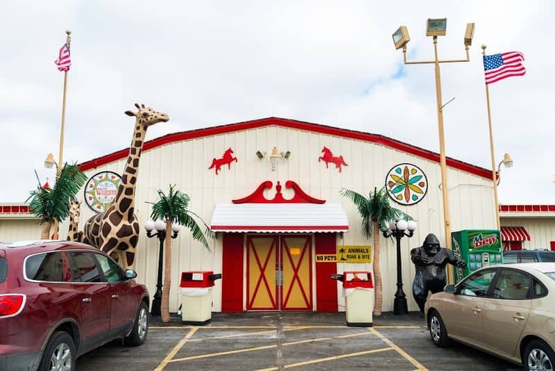 Bargain Hunter’s Paradise With 9 Huge Flea Markets to Explore in Ohio Traders World Flea Market (Lebanon)