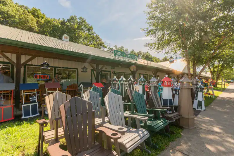 Bargain Hunter’s Paradise With 9 Huge Flea Markets to Explore in Ohio Hocking Hills Market (Rockbridge)