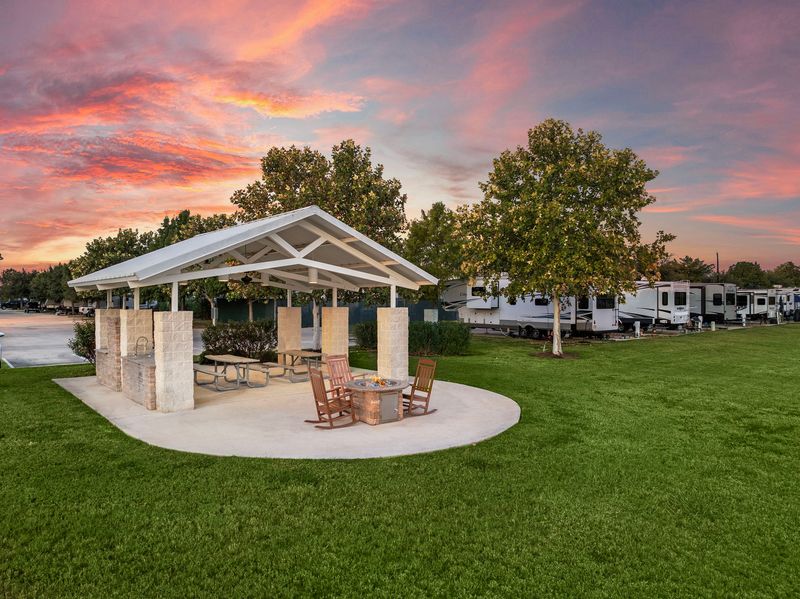 Greenlake RV Resort Cabin (San Antonio Area)