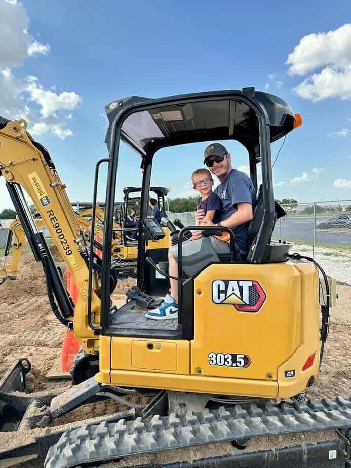 Ever Wanted To Drive A Bulldozer? This Texas Park Lets You Do That Mini Excavator Dirt Dig