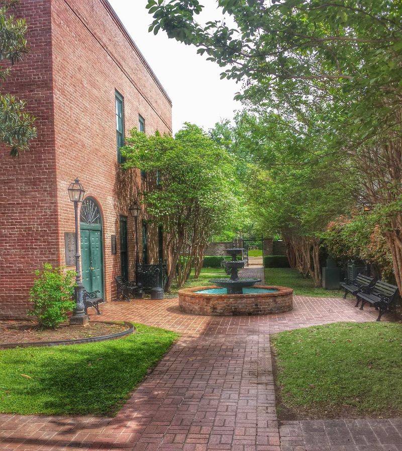 The Grove&rsquo;s Whispering Garden