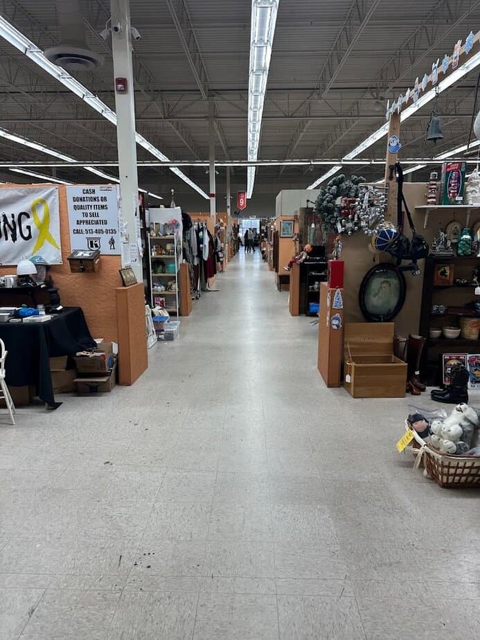 People Drive From All Over Ohio To Hunt For Priceless Treasures At This Huge Antique Store Budgeting And Bargaining Gracefully