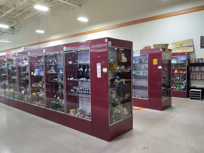 People Drive From All Over Ohio To Hunt For Priceless Treasures At This Huge Antique Store Staff, Services, And Checkout Tips