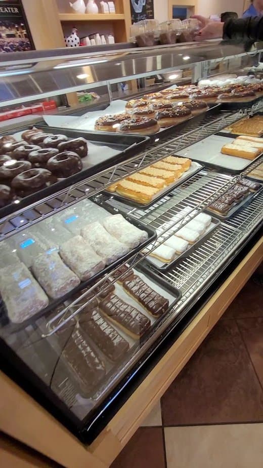 The Amish Country Restaurant In Ohio Where You Can Eat For Less Than $12 Bread Basket With Apple Butter And Peanut Butter