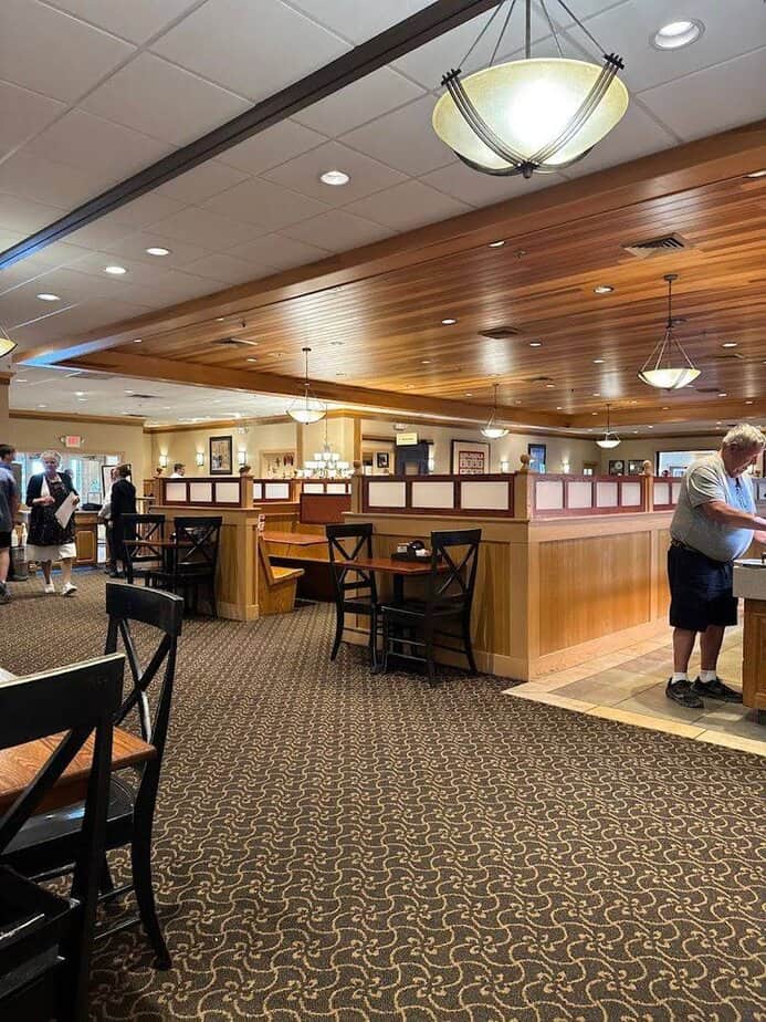 The Amish Country Restaurant In Ohio Where You Can Eat For Less Than $12 Baked Potato With Chili or Veggie Toppings