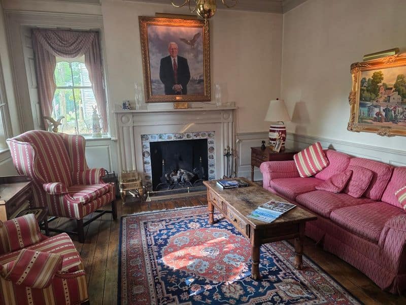 Lincoln Room And Presidential Ties