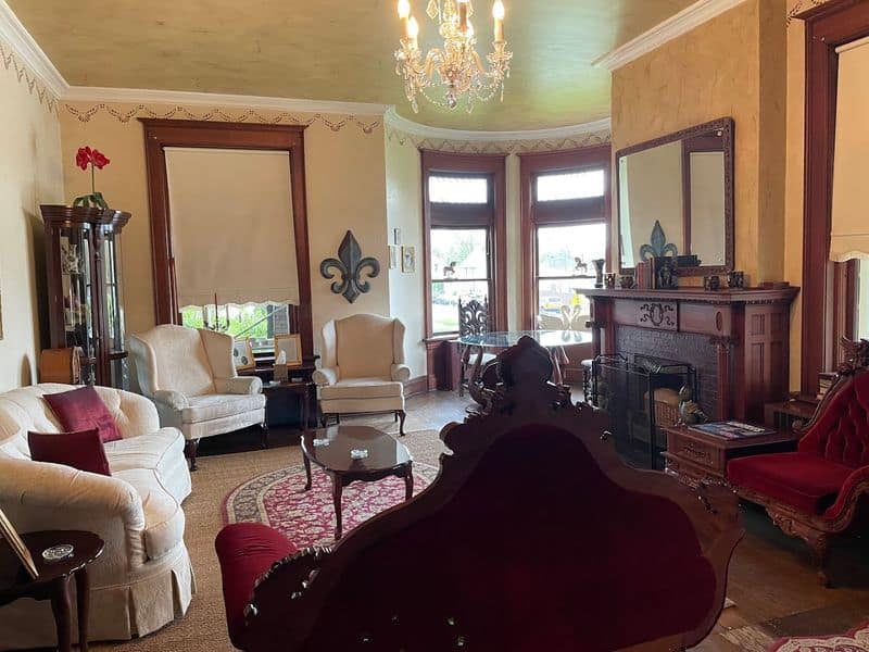 Circleville Convenience, Small Town Charm