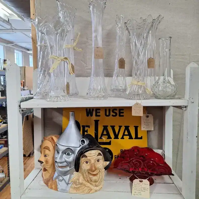 The Enormous 3-Story Antique Mall In Ohio Where You Can Spend 2 Days Hunting For Treasures Vintage Clothing, Accessories, and Textiles