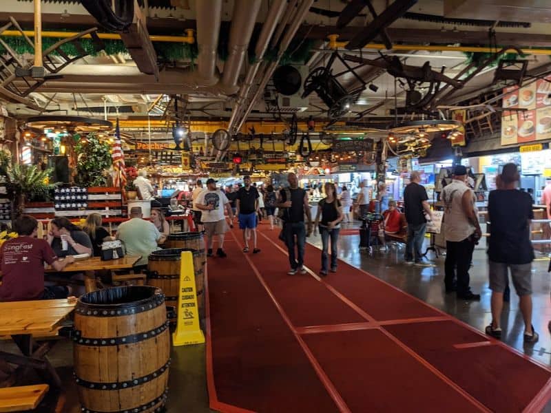 Food Breaks and People-Watching by the Stage