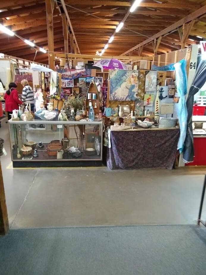 The Huge Flea Market In Ohio Where $35 Fills Your Backseat With Bargains Indoor Vs. Outdoor: What You Will Find