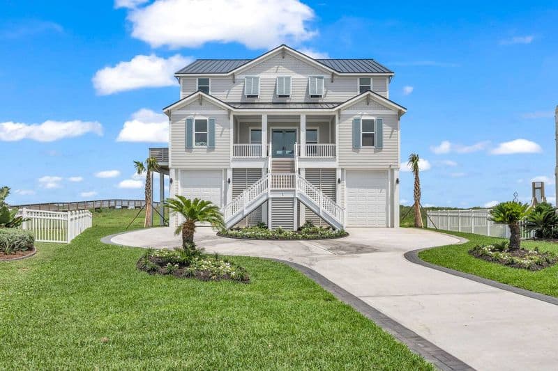 Luxury New Build With Beach Access