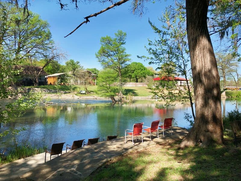 Riverside Serenity and Views