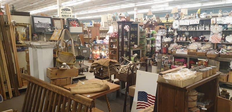 Fashion: Vintage Clothing And Accessories