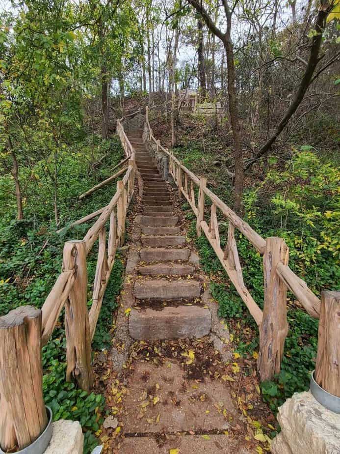 Finding the Trailhead and First Impressions