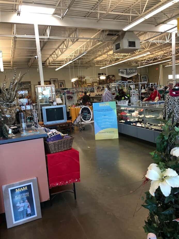 Vintage And Electronics Hunt