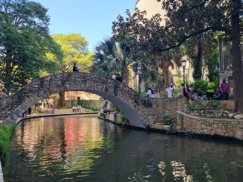 This Iconic River Walk Comes Alive With Tacos, Mariachis, And Twinkling Lights Mariachi Moments Under The Bridges
