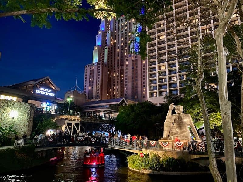 This Iconic River Walk Comes Alive With Tacos, Mariachis, And Twinkling Lights River Barge Tour At Golden Hour