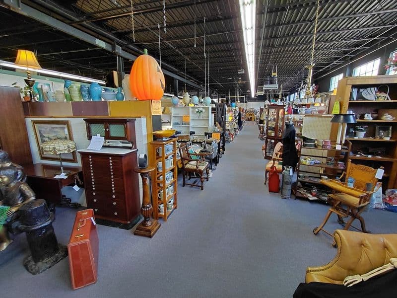 How To Shop Smart At Grand Antique Mall