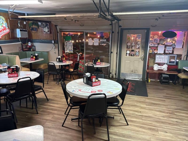 This Old-School Texas Grocery Store Serves One Of The Best Burgers In The State Atmosphere, Hours, and Tips