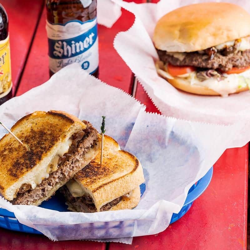 This Old-School Texas Grocery Store Serves One Of The Best Burgers In The State The Classic Cheeseburger