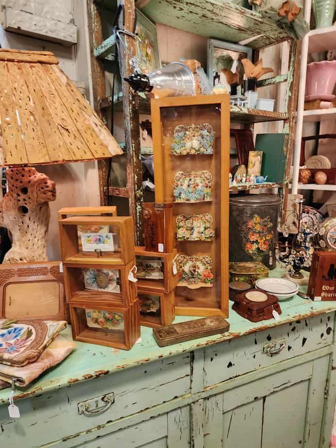 Jewelry Cases with Provenance