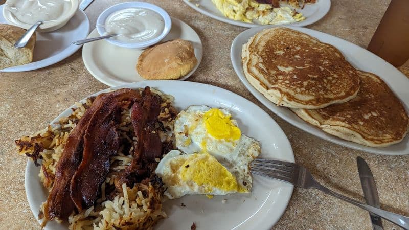This Small-Town Texas Cafe Is Beloved for Doing Things the Old-School Way Breakfast Worth the Early Drive