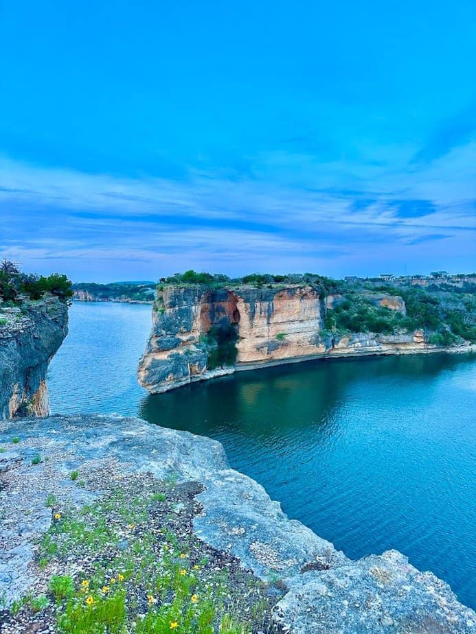 Hell&rsquo;s Gate: Iconic Cliffs and Party Cove