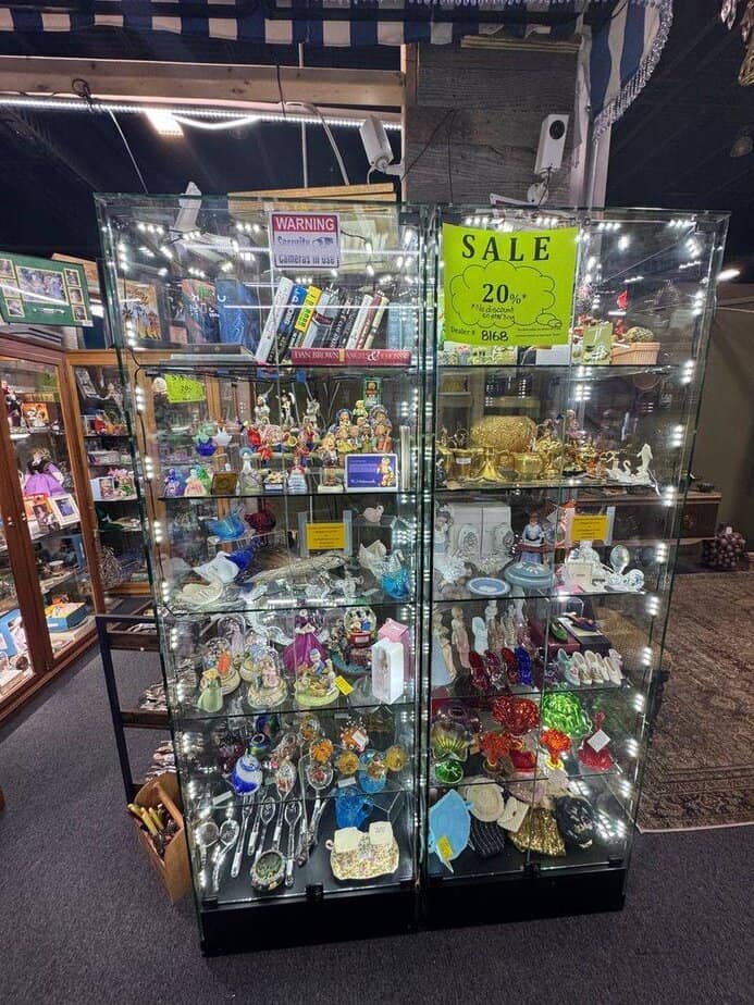 This Texas Antique Store Is So Big, It Takes Nearly All Day to Explore Pricing, Haggling, and Sales