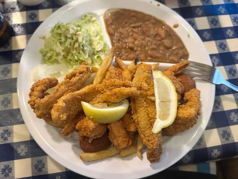 We Had to See If the Legendary Onion Rings at This East Texas Spot Lived Up to the Hype Crispy Catfish and Shrimp Combo