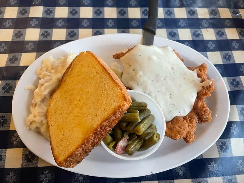 We Had to See If the Legendary Onion Rings at This East Texas Spot Lived Up to the Hype Country-Fried Comforts: Chicken Fried Steak or Chicken