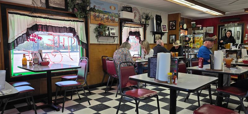 You Haven’t Tried Southern Comfort Food Like This in Texas Before Insider Tips: Hours, Lines, And Seating