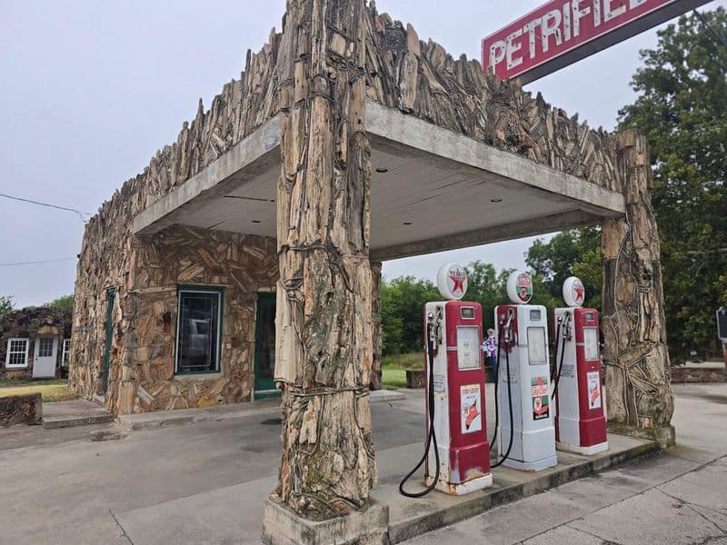 You Haven’t Tried Southern Comfort Food Like This in Texas Before Historic Setting At The Petrified Wood Complex