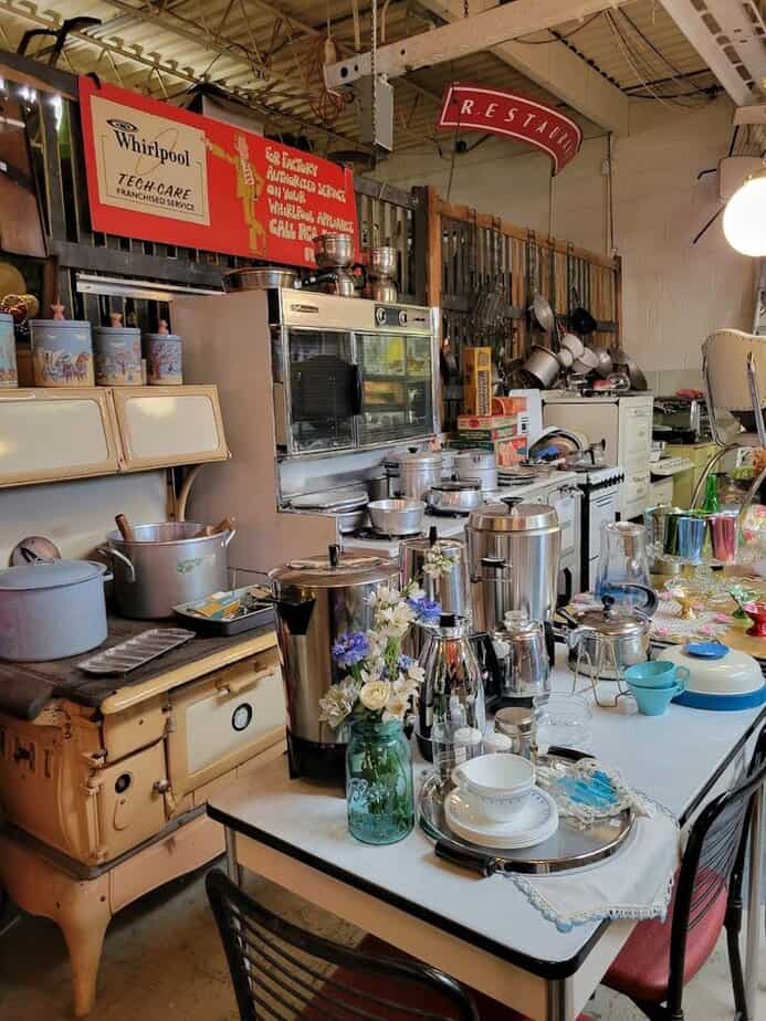 Kitchenalia, Barware, And Tins