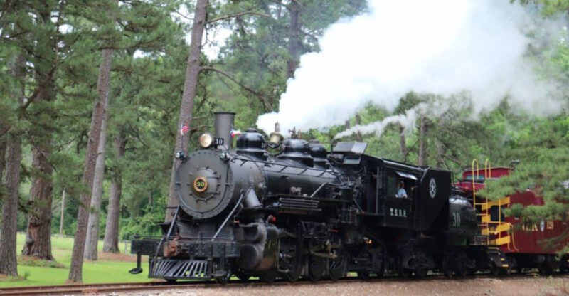 Hop on This Texas Train for BBQ, Wine, and a Magical Stargazing Night