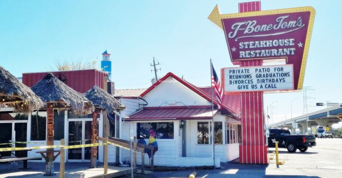 kemahs oldest restaurant serves an unforgettable chicken fried steak