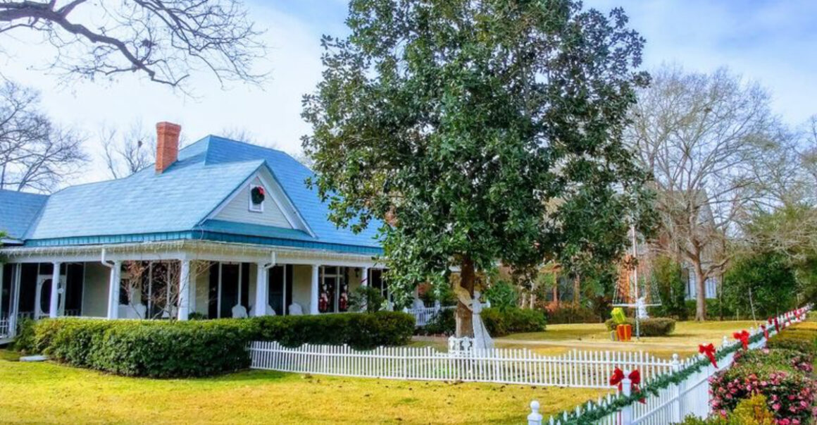 locals in this tiny texas town refuse to talk about its ghost stories