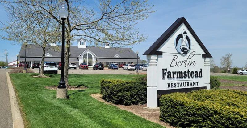 People Drive From Across Ohio To Eat At This Wonderfully Unique Amish-Themed Restaurant