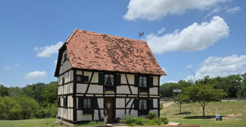 People Think This Place Is in France—But It’s Actually in Texas