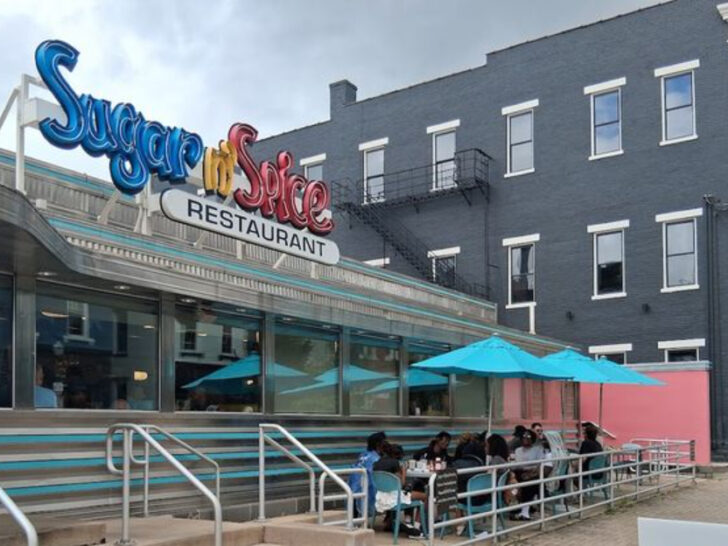 The 1950s-Themed Diner In Ohio Where Every Meal Comes With A Free Rubber Duck